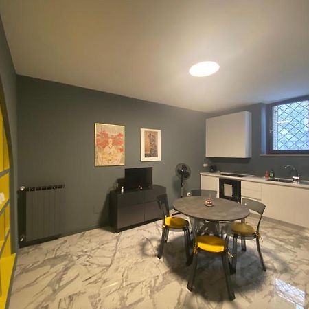 Modern City Center Apartment Benevento Exteriör bild
