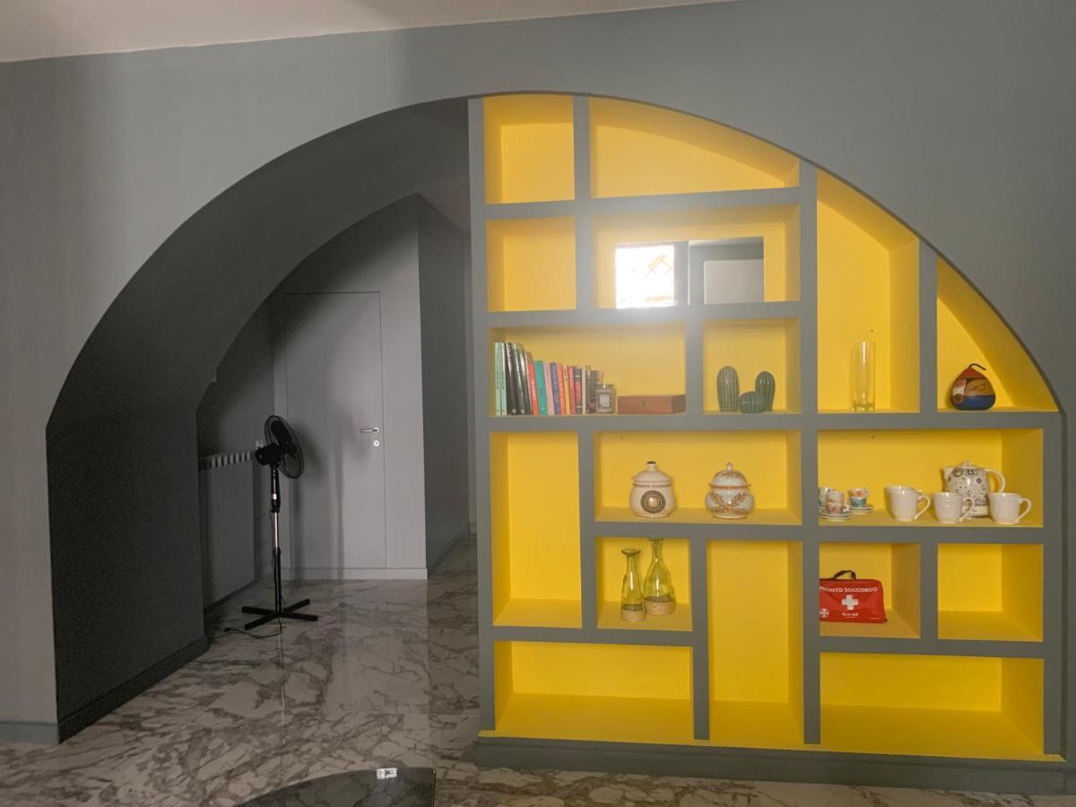 Modern City Center Apartment Benevento Exteriör bild